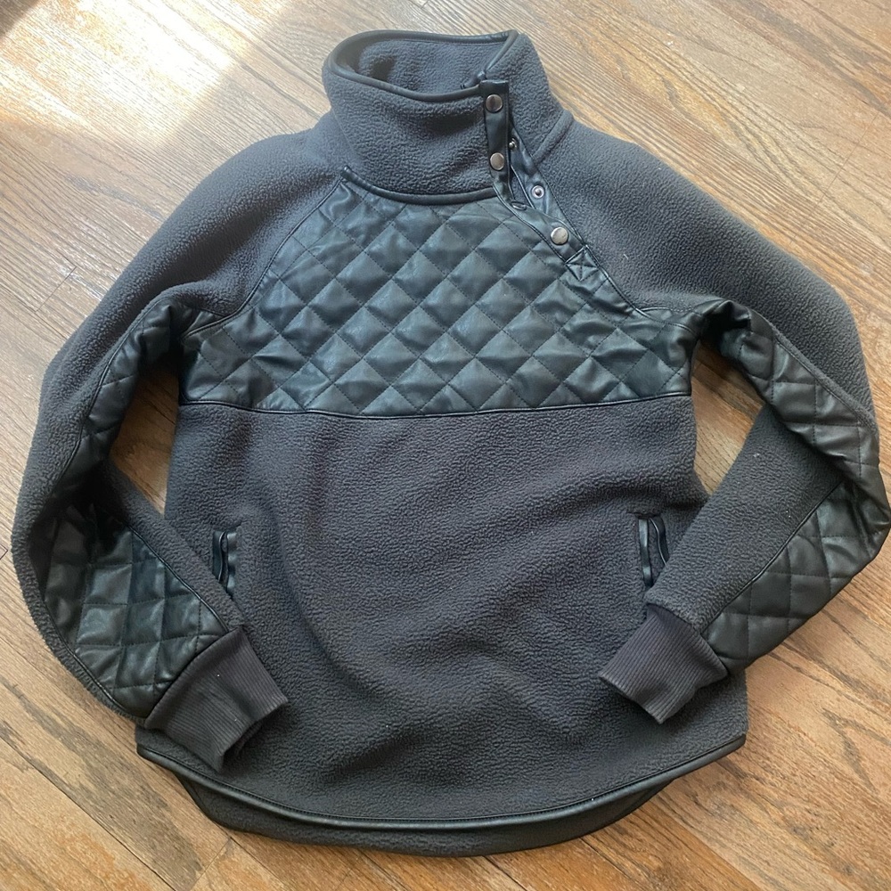 Abercrombie & Fitch Black Quilted Sweatshirt